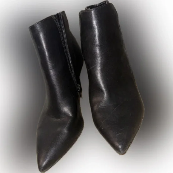 Size 8 black booties in great condition - Picture 4 of 4